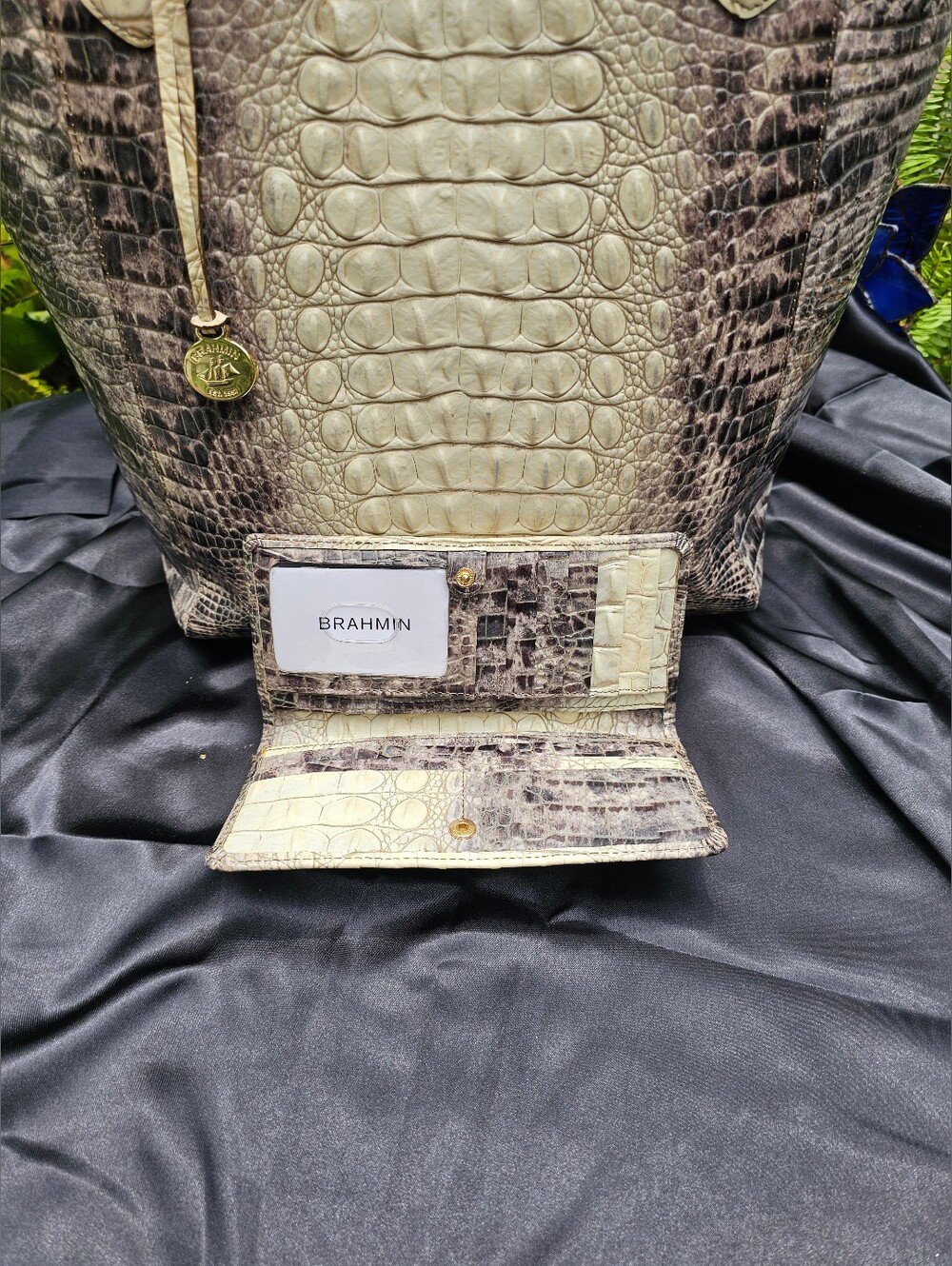 Brahmin Veranda Melbourne Jayden Tote & Ady Wallet Set - Picture 10 of 12